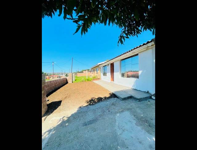 2 BEDROOM HOUSE FOR SALE IN KWAMASHU